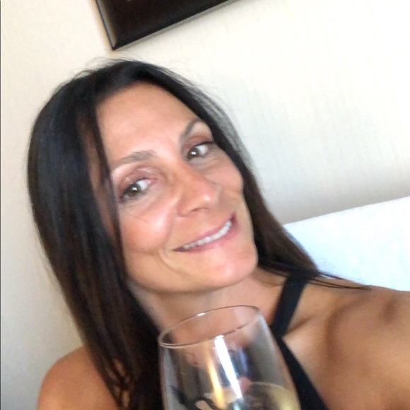 Meet your Posher, Romina - Picture 1 of 1